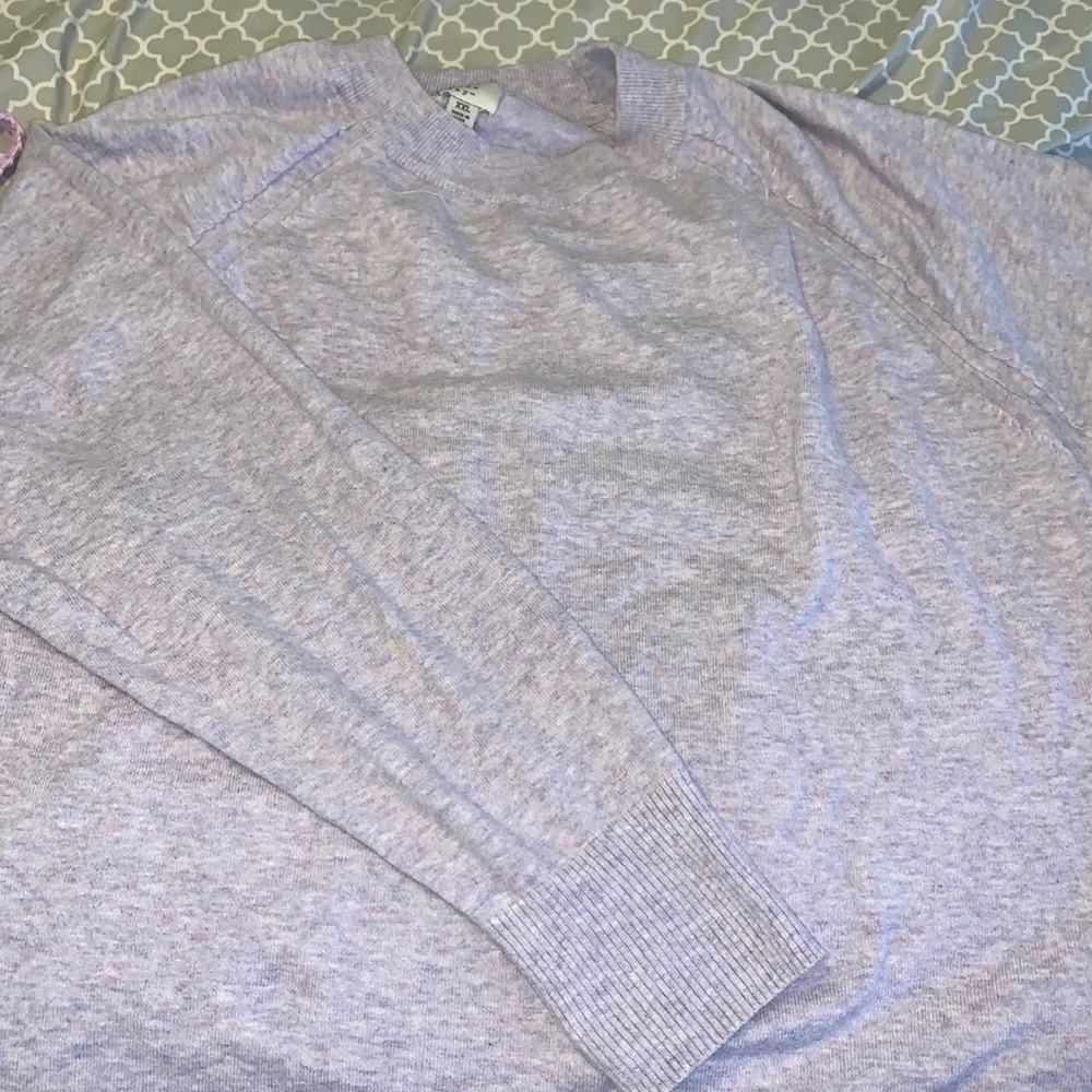 lavender sweater/knit pullover